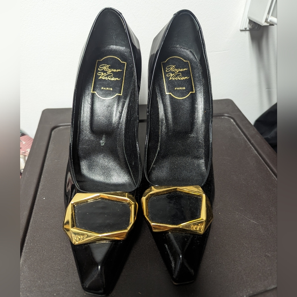 Roger Vivier Patent leather pumps with gold buckle